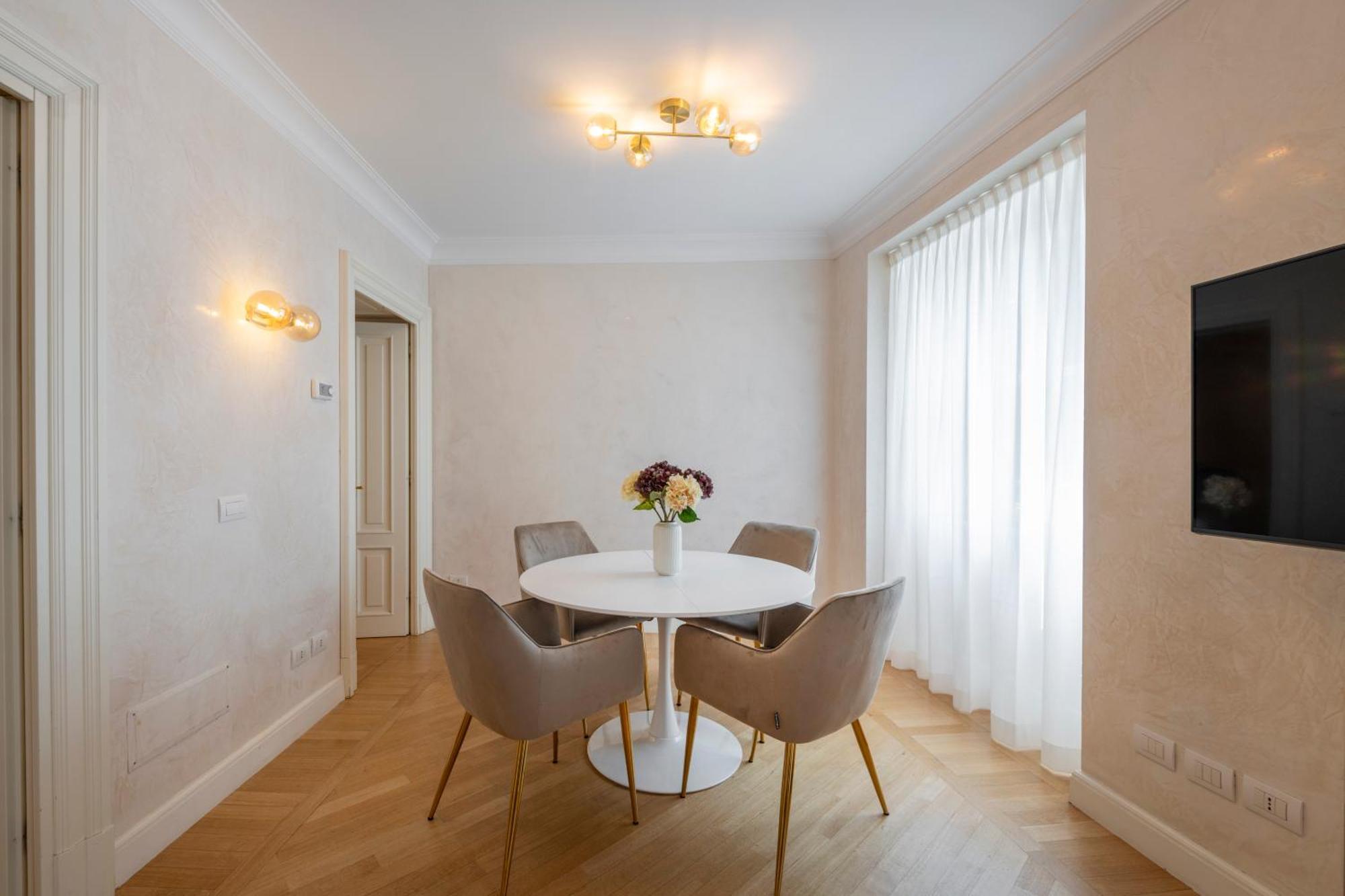 Royal - Centro Brera Apartment *